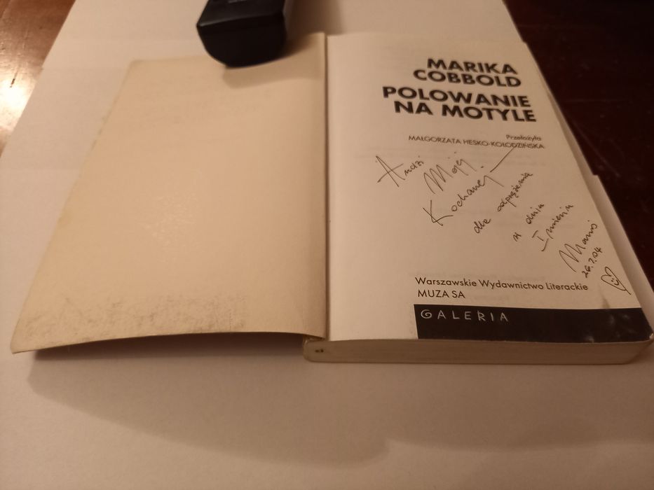 Książka "Polowanie na motyle" Marika Cobbold.