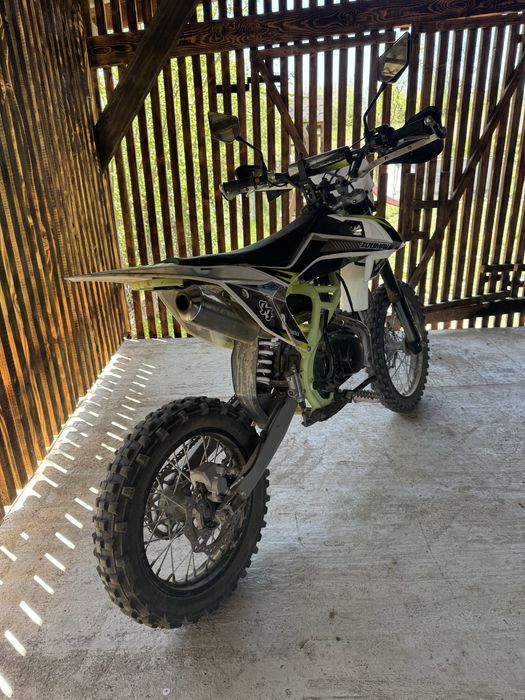 Zuumav пітбайк 125