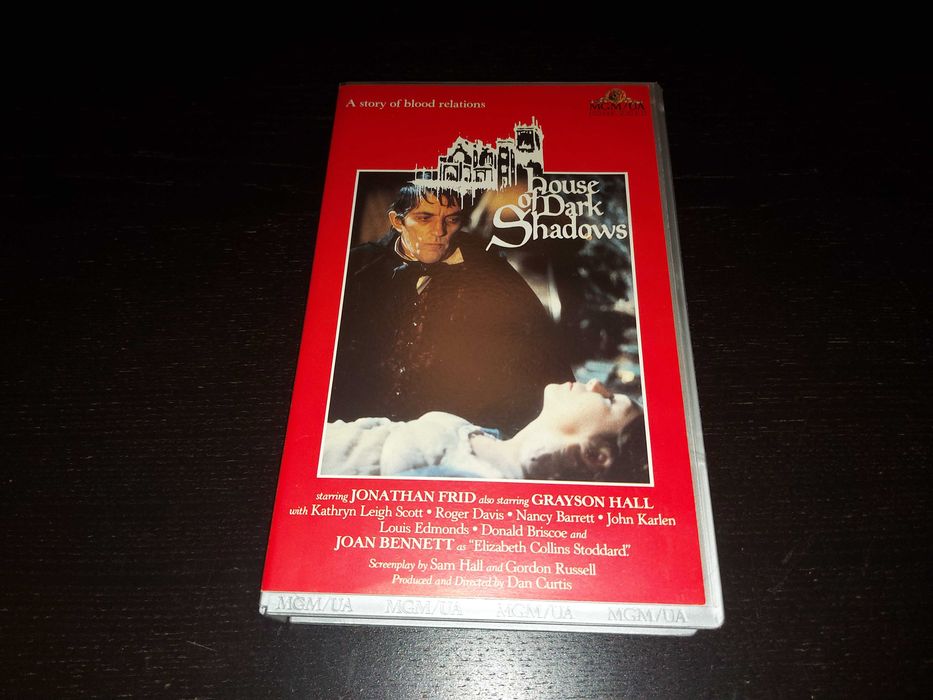 House of Dark Shadows . Beta / terror