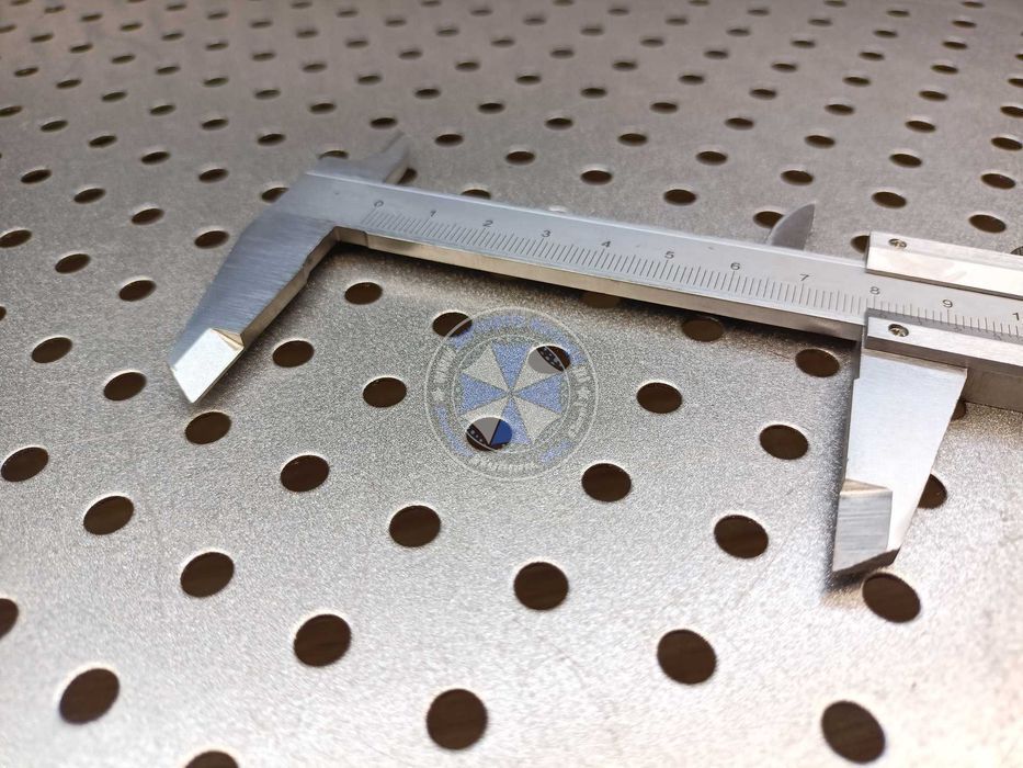 Suwmiarka inox 0-150mm + Etui  suwmiarka 150mm