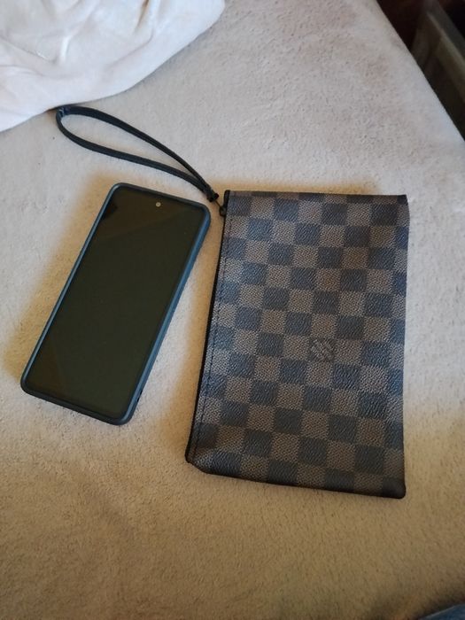 Saszetka / Etui Louis Vuitton na telefon i dokumenty