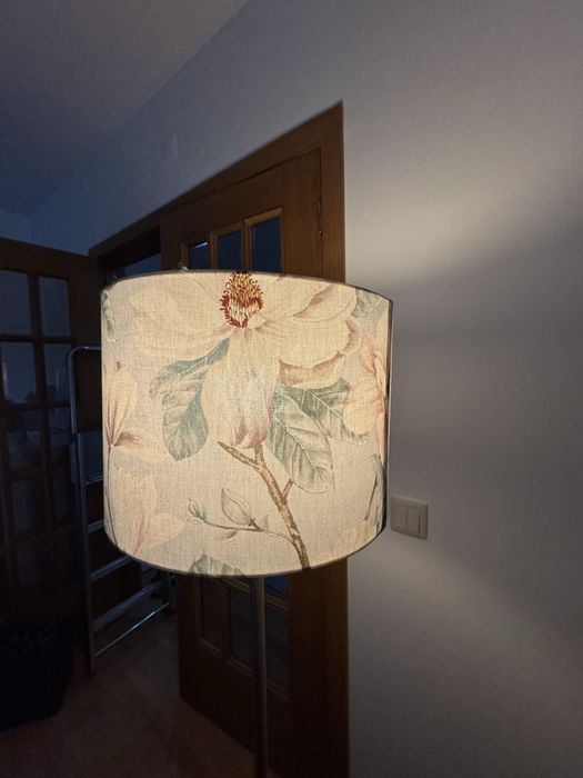 Candeeiro de pé com abajour, como novo ( Ikea)