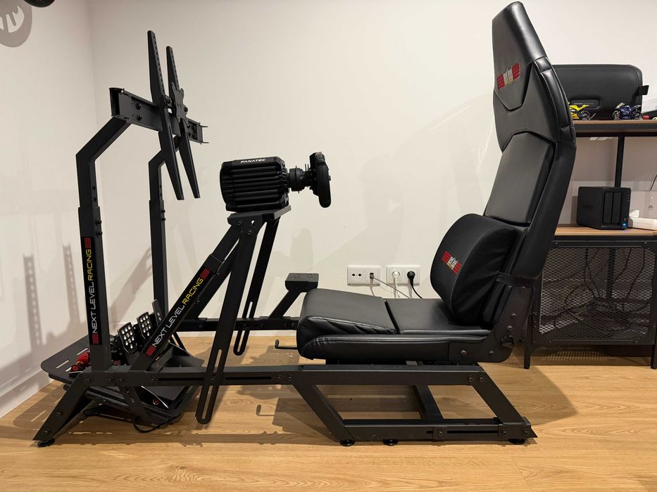 Cockpit SimRacing Next Level Racing F-GT + Suporte p/ 1 ou 3 Monitores