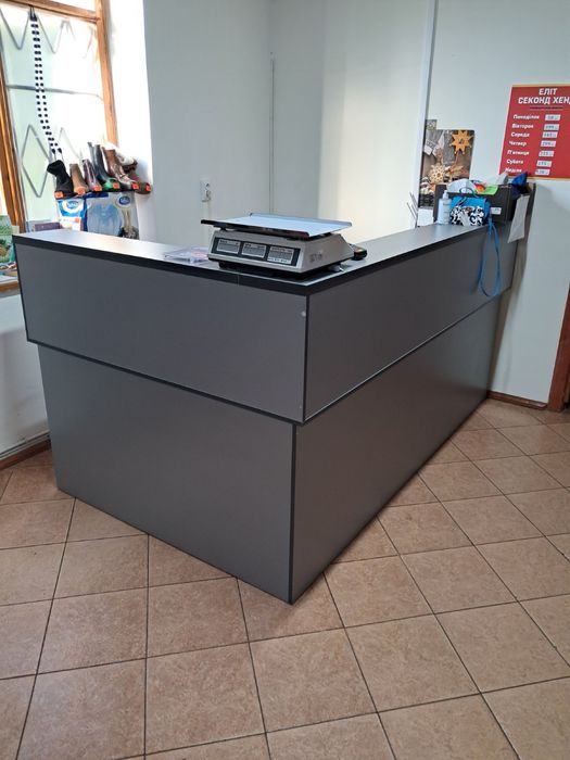 Меблі для магазину