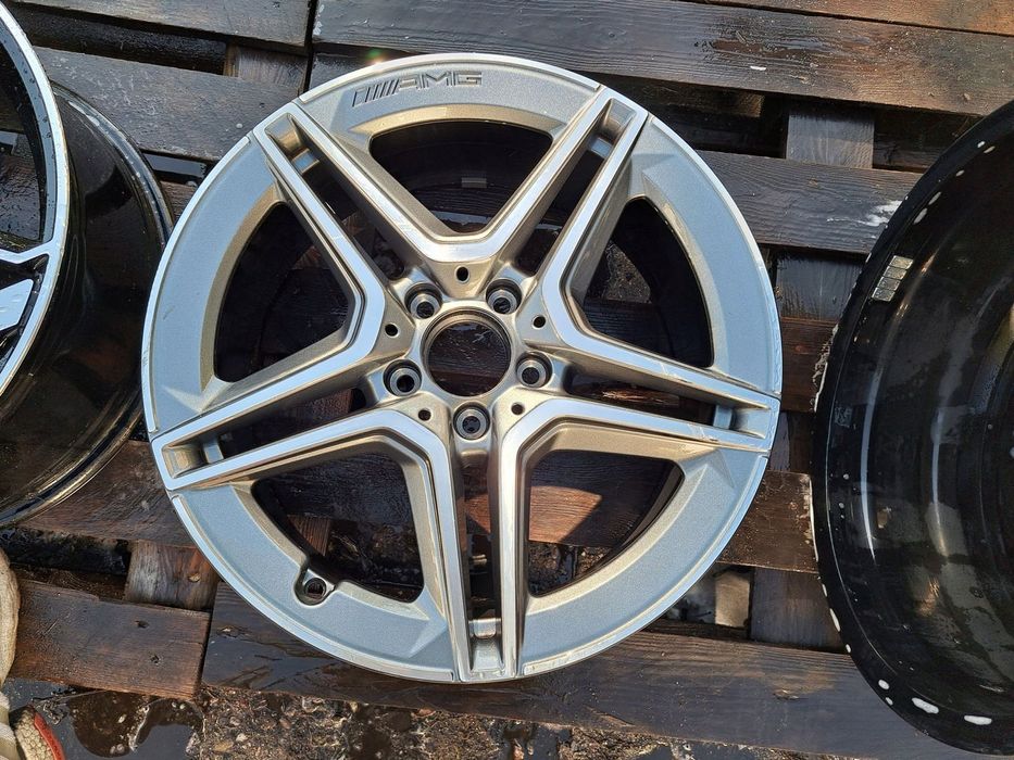 Oryg. Mercedes A-Klasa CLA 177 A177 W177 A1774011500 7.5j 18 et49 4825