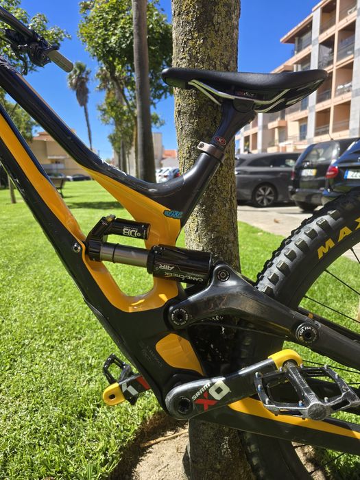 Specialized S-Works Demo FSR — Downhill Full Carbon, suspensão nova