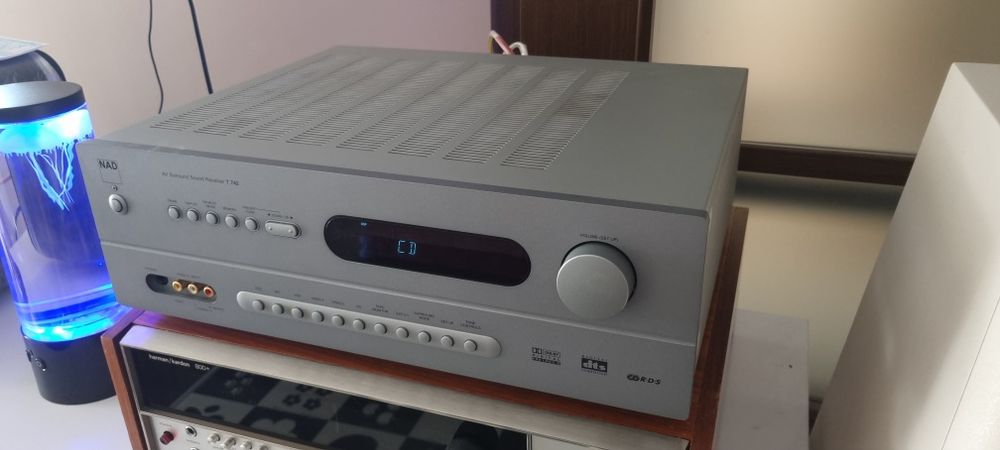 NAD T742 Amplituner