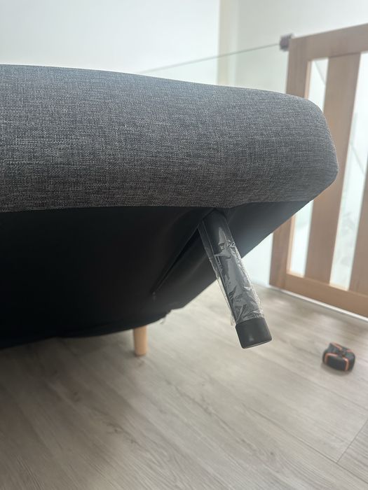 Sofá Cama com duas almofadas