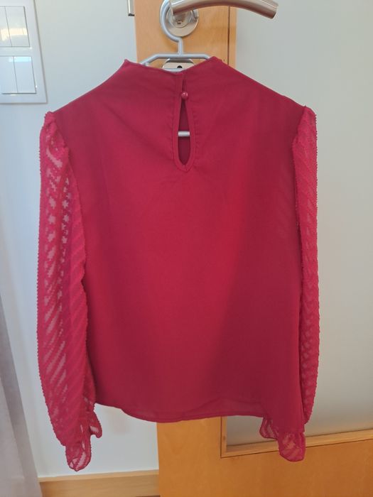 Camisa /Blusa cor borgonha, manga transparente