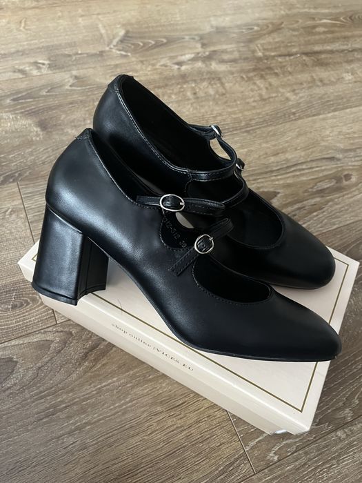 Czarne czółenka, rozmiar 39.