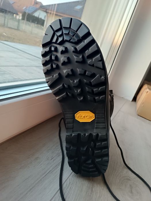 Buty górskie ,taktyczne, trekkingowe, MON Wojas model 929/26,5  Vibram