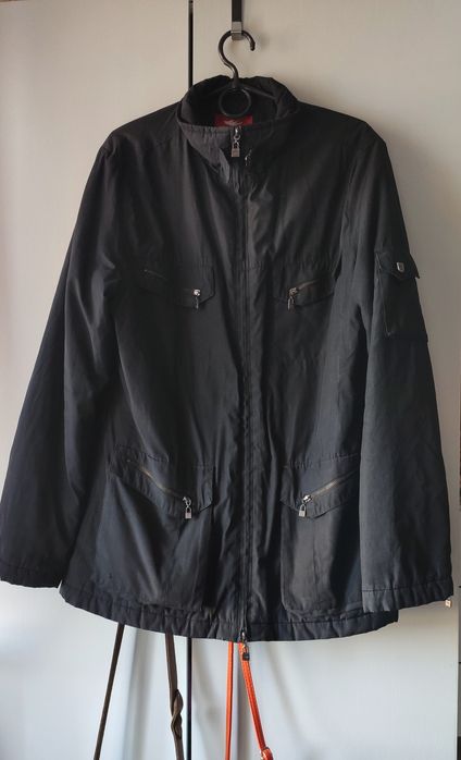 Куртка весняна чорна брендова