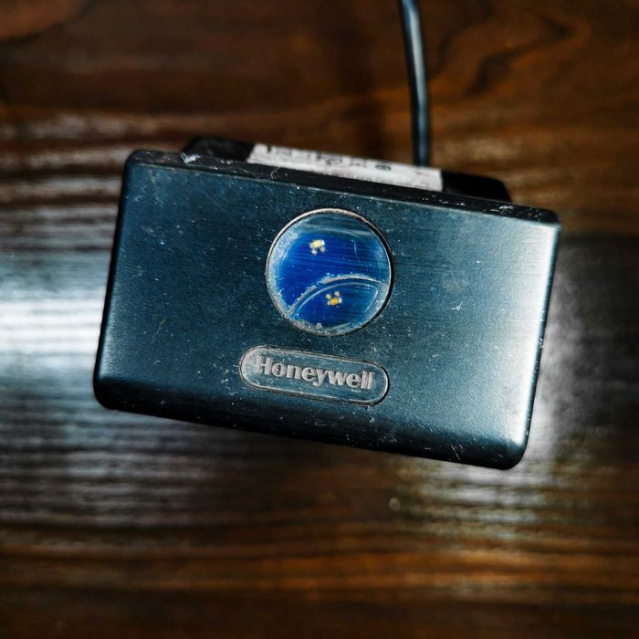 Сканер штрих-кодов / Honeywell QuantumT MS3580