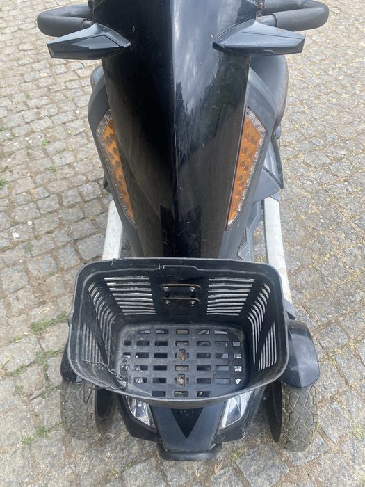 Scooter Stana modelo Pantera Pro