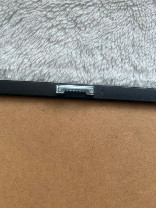 Zestaw trzech obrazów na ścianę w czarnej ramie, abstrakcja, marmur