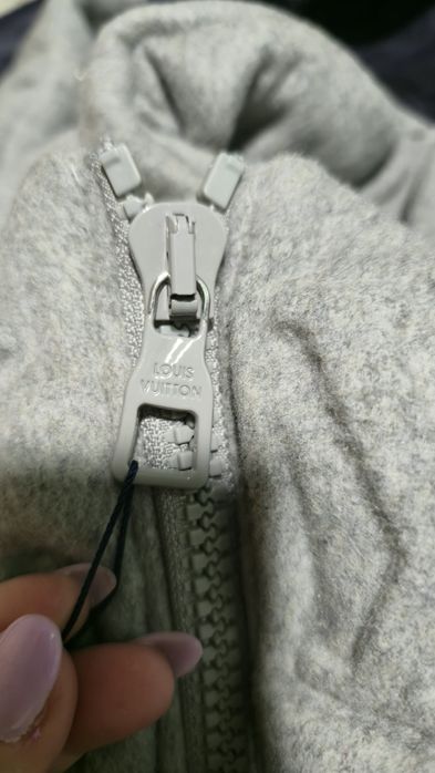 Casaco Puffer Cinza Monograma LV
