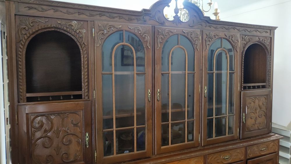 Aparador de grandes dimensões