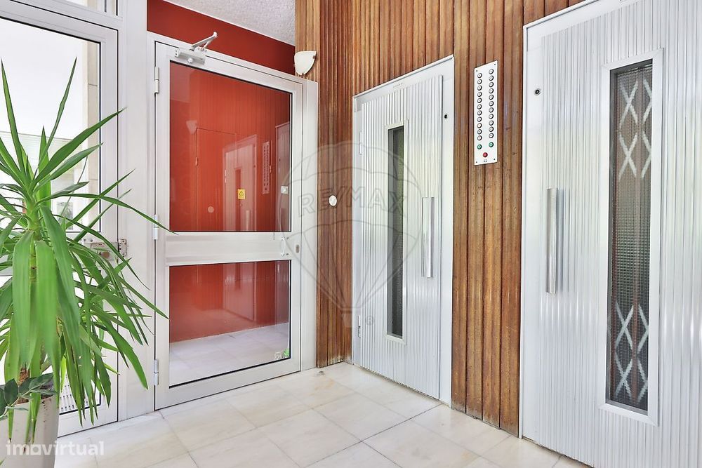 Apartamento T4 para arrendamento