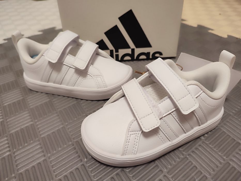 Дитячі кросівки Adidas, 23,5