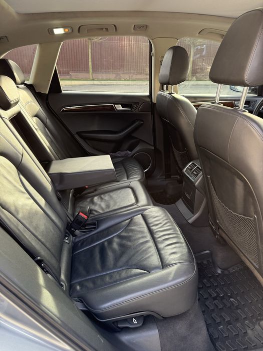 Продам Audi Q5 quattro 2011р без ДТП