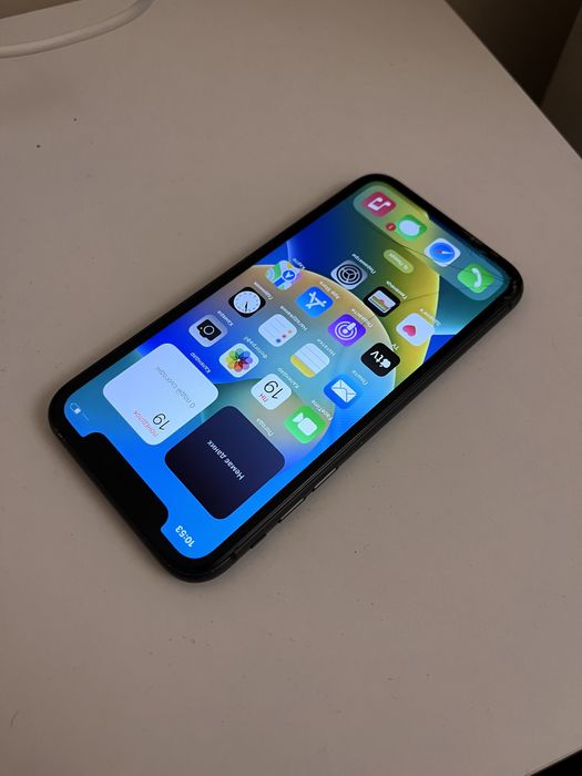 Iphone 11.  64Гб