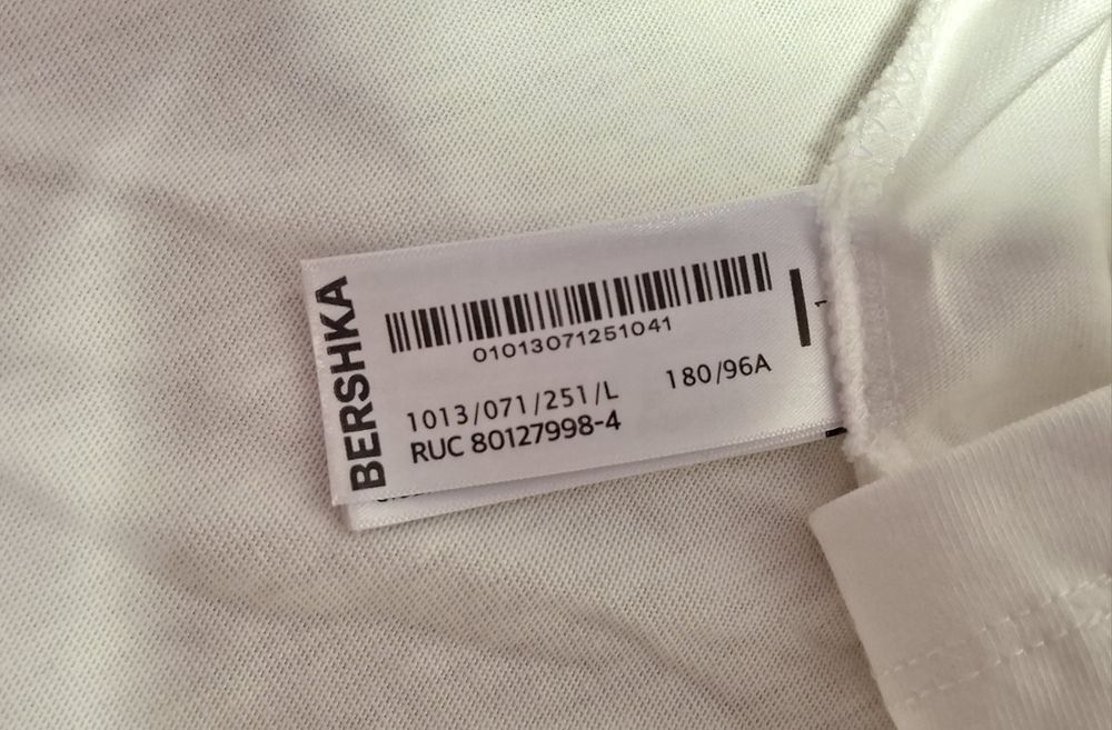 Bershka Boxy Fit Oversize футболка біла з принтом