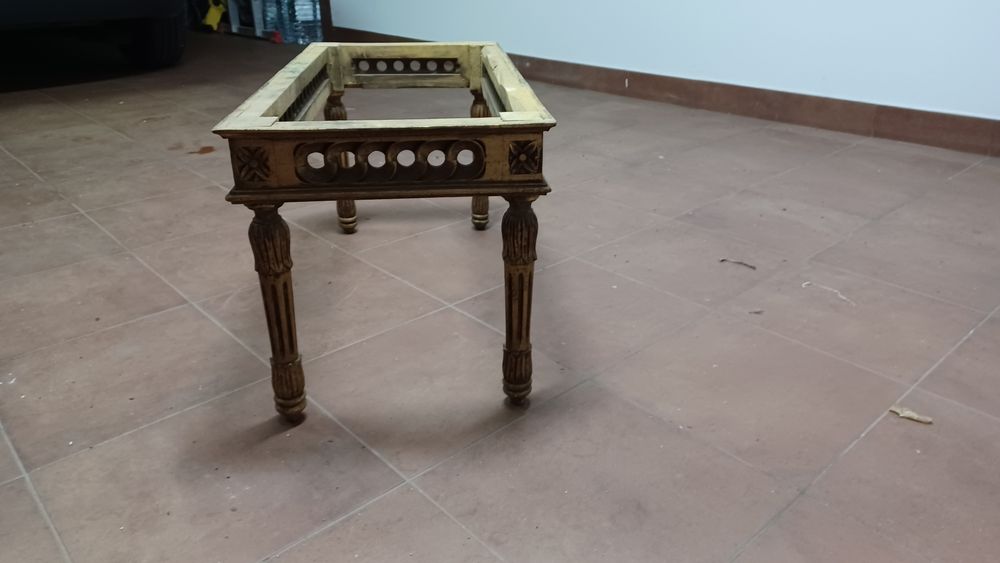 Mesinha vintage para sala sem tampo