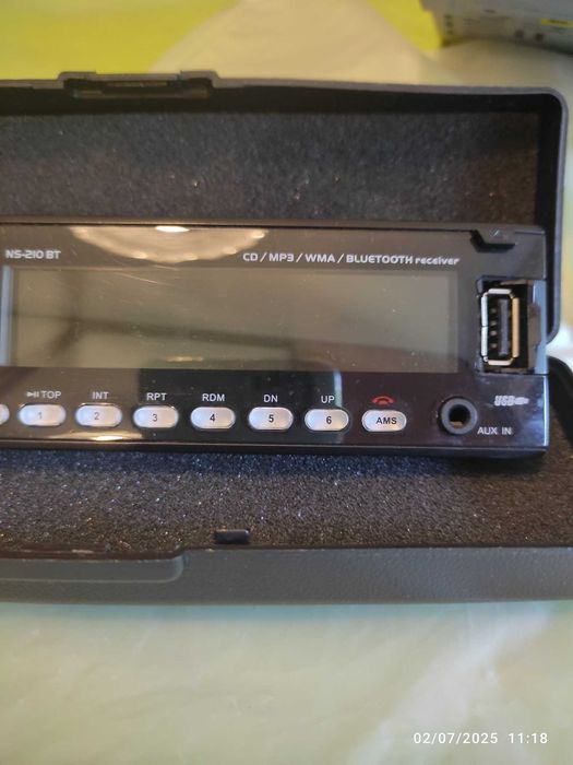 Auto rádio com Bluetooth, microfone, entrada de USB, CD, comando64297968675587121