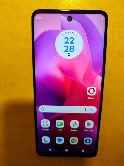 Motorola G24 8/128 Lawendowy stan bdb plus karta SD 32GB