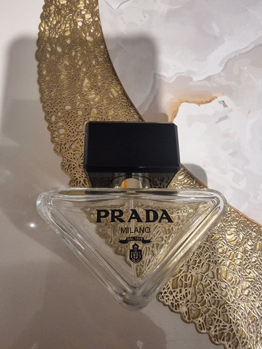 Pusty flakon prada paradoxe
