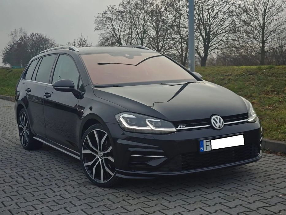 Volkswagen Golf Variant R-Line / Virtual Cockpit / Full Led / Kamera / Hak / Webasto
