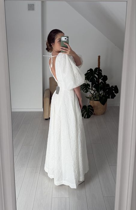 Suknia slubna romantyczns asos bufiaste rekawy kieszenie