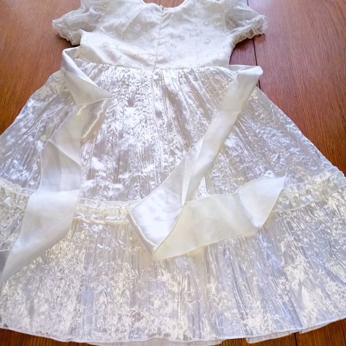 DZIEWCZYNKA - jasnokremowa wizytowa sukienka rozmiar 122cm