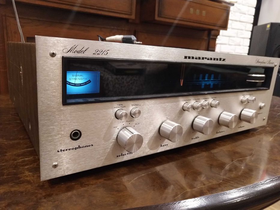 Amplituner Marantz 2215