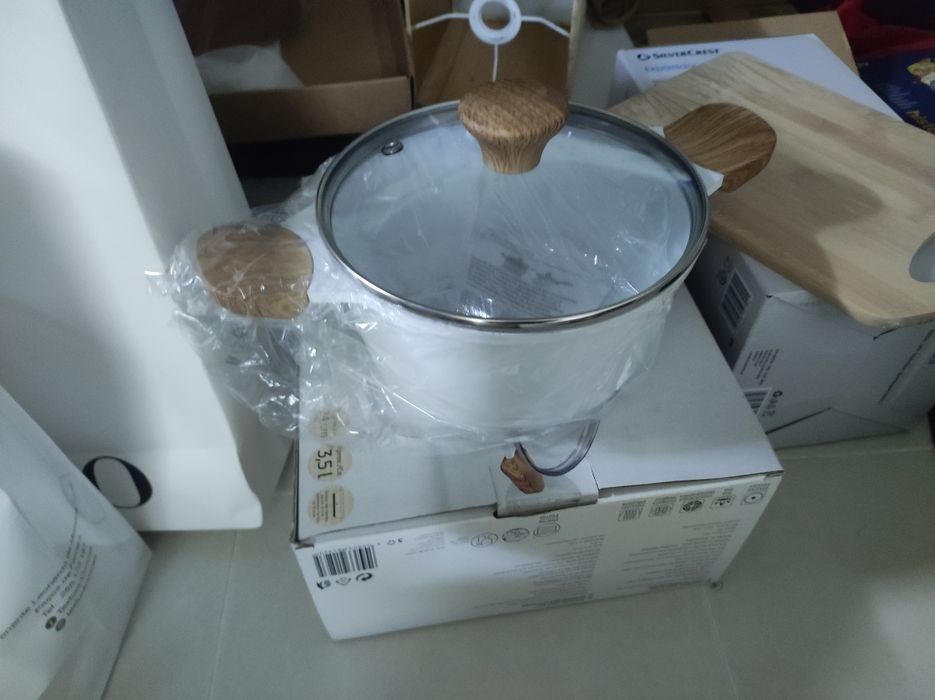 Tachos aluminio com revestimento cerâmico brancos