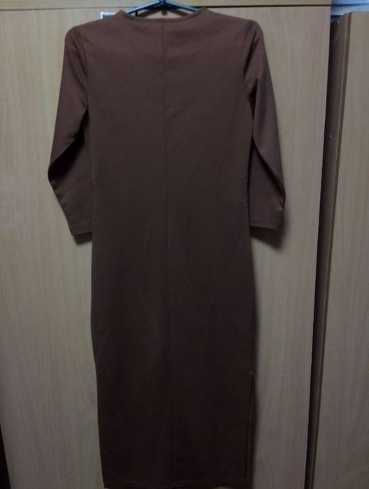 Сукня футляр з трикотажу. Шоколадна сукня з розрізами
