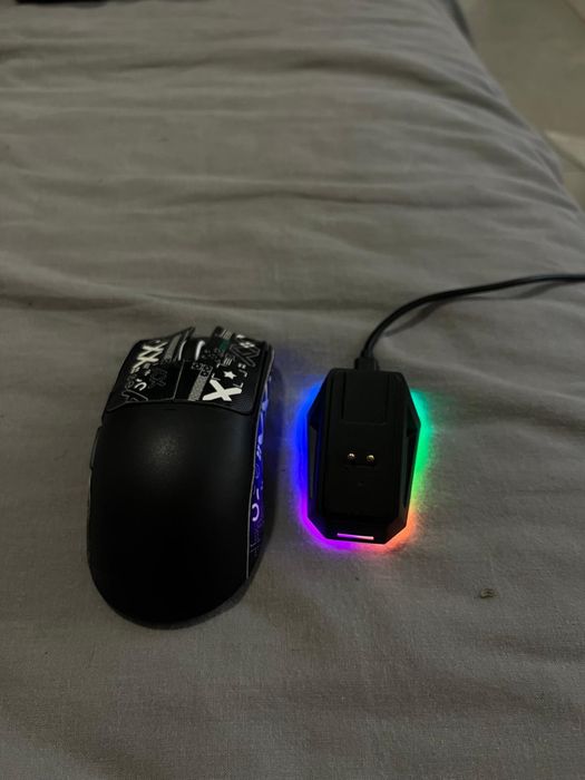 Rato Gaming com fio + base como novo
