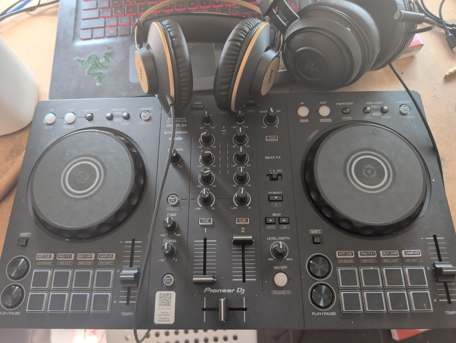Ddj-flx4 em bom  estado