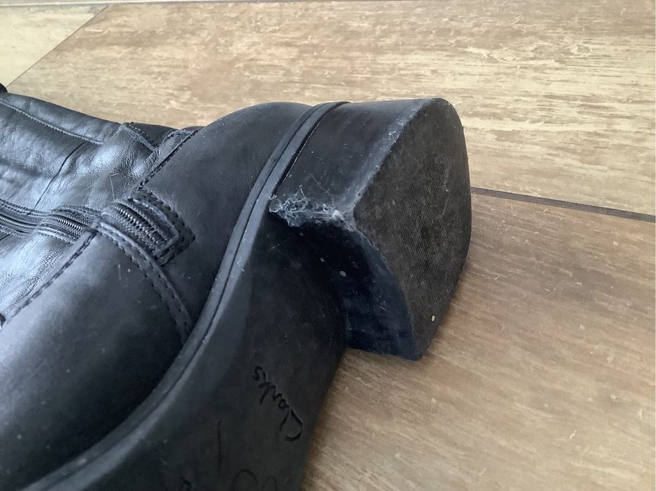 Czarne skórzane kozaki damskie Clarks rozmiar 37 lub 37,5