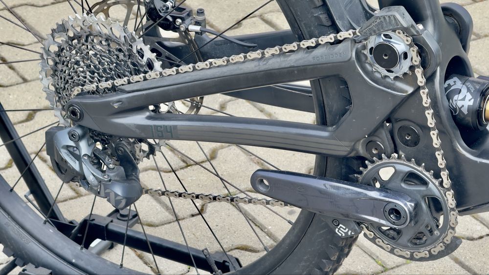 Forbidden Dreadnought AXS /enduro Deviate Santa Cruz