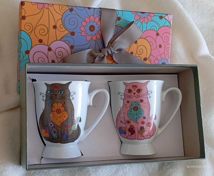 2 canecas marca GATO PRETO