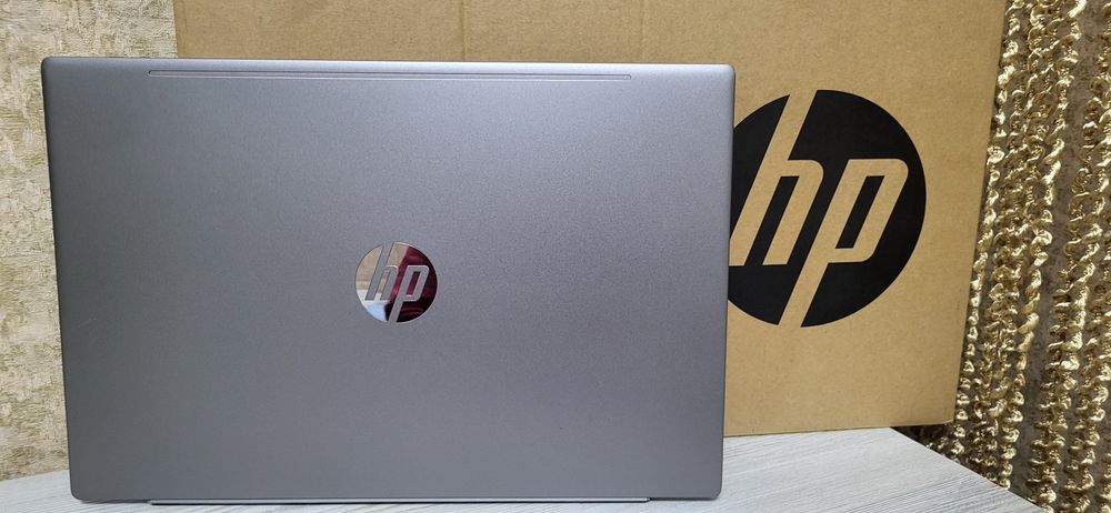 Hp pavilion 15 (ryzen 5. 8gb. ssd 256gb)