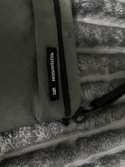 сумка riot division сіра на обмін або продаж