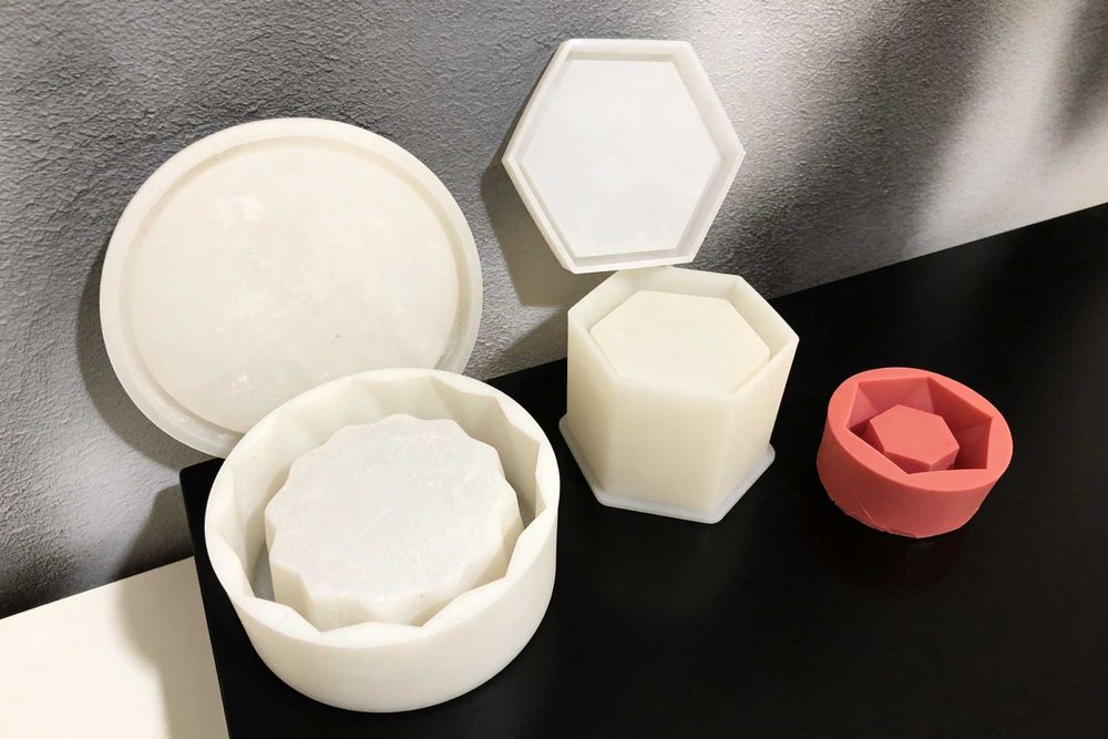 Forma silikonowa. Garnek 3 szt + taca 2 szt (Uzywane)