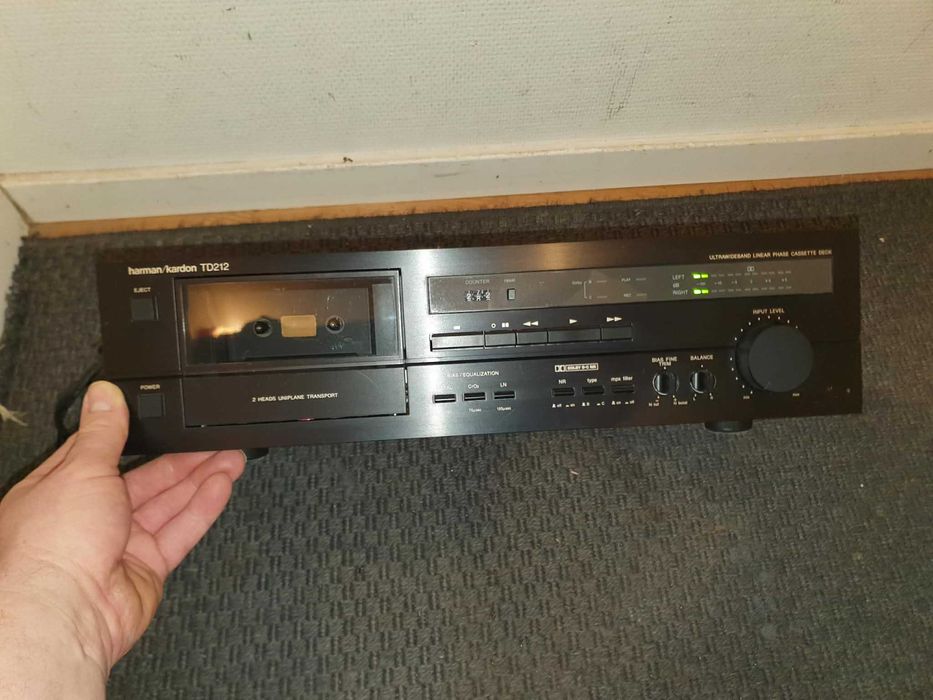 Odtwarzacz kasetowy HARMAN KARDON TD212 w pelni sprawny