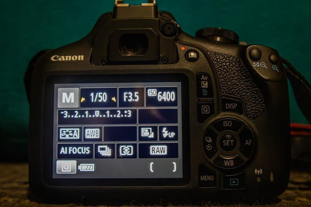 Canon eos2000d używany