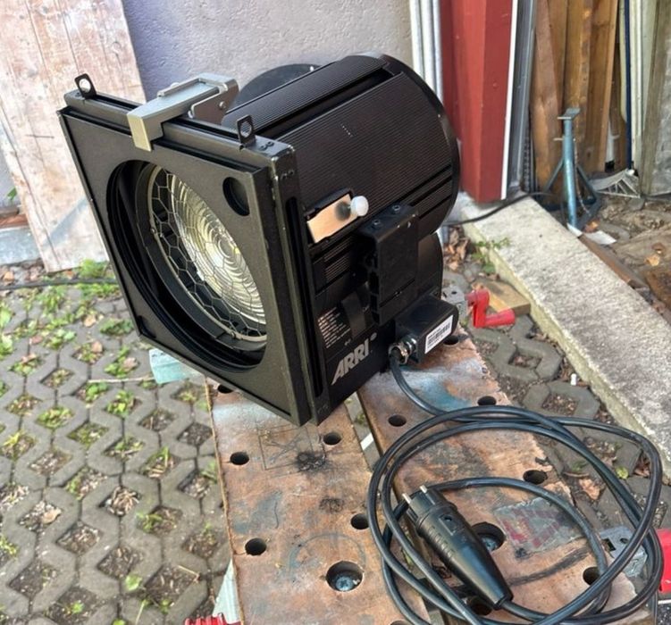 Reflektor Teatralny ARRI True Blue ST1/2 Theater