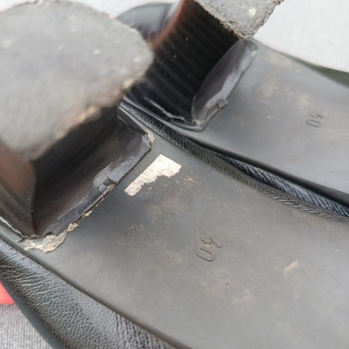 Czółenka czarne rozmiar 40