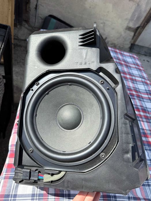 Сабвуфер TESLA Model 3 Сабвуфер Тесла М3