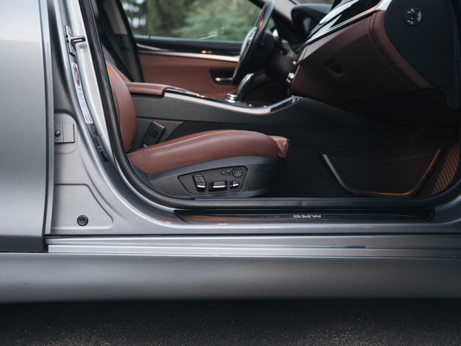 Продам власну BMW 5 Series 218 к.с універсал, топ комплектація